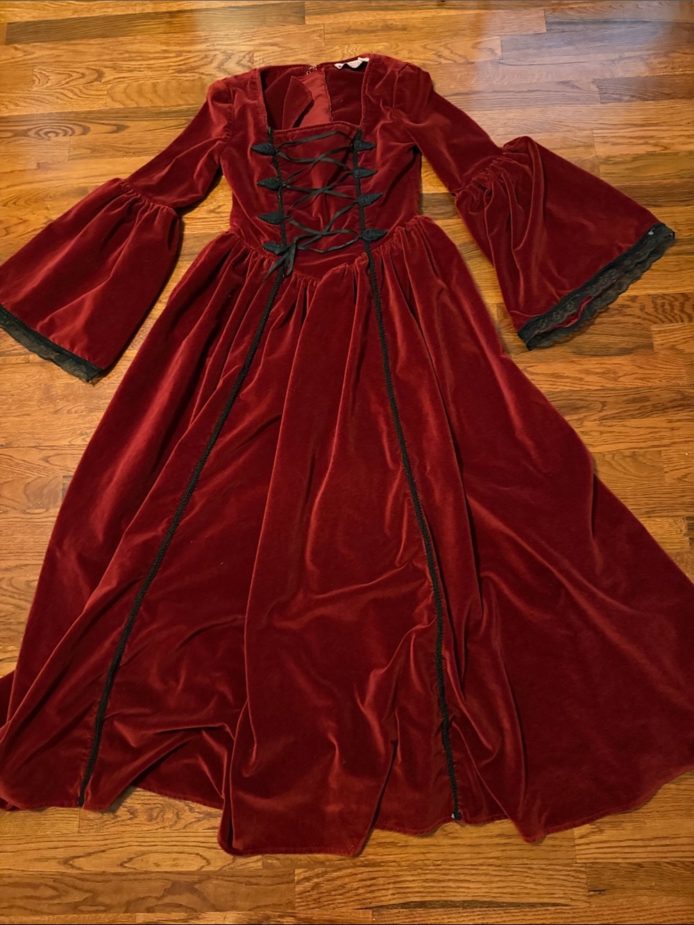 Women’s Red Velvet Gothic Costume period piece Dress museum replicas